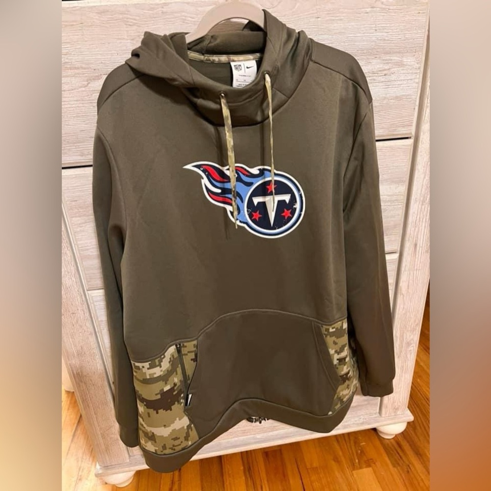Men’s Titans Hoodie